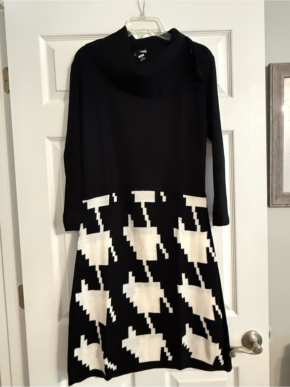 New Directions Geometric Knit Midi Dress in Black & White XL